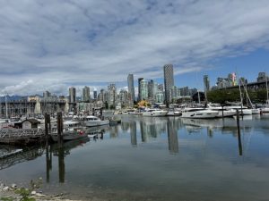 Blick auf Vancouver von Granville Island